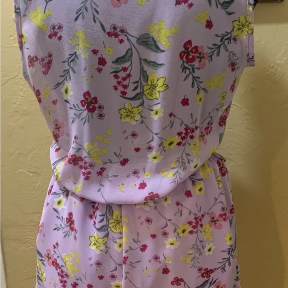 Blue Blush Floral Romper with Snap v-neck front Size Small - Picture 4 of 5